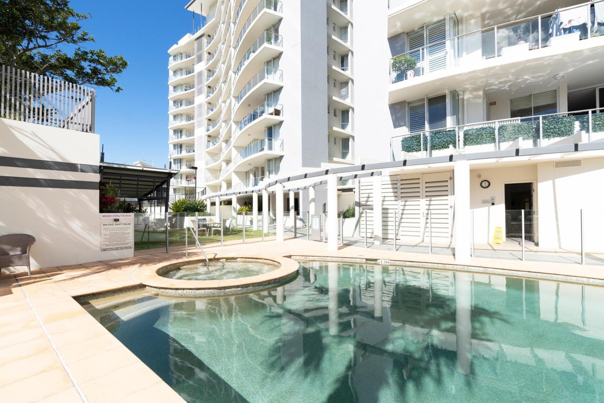 Aspect Caloundra Aparthotel Exterior photo