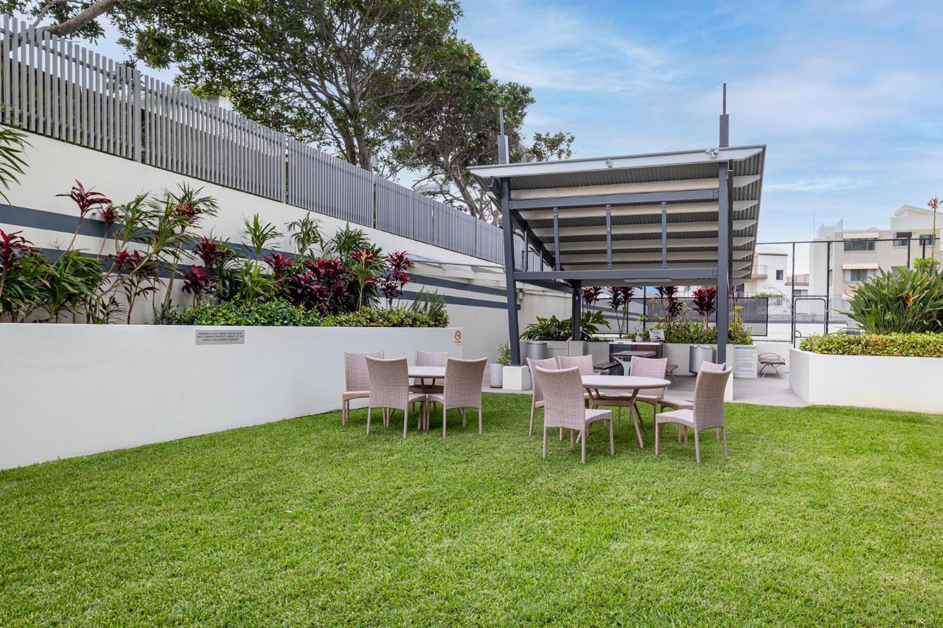 Aspect Caloundra Aparthotel Exterior photo