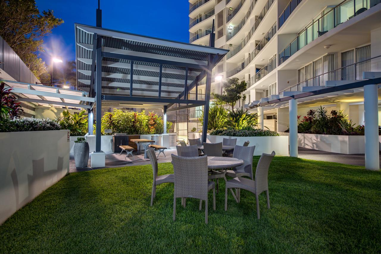 Aspect Caloundra Aparthotel Exterior photo